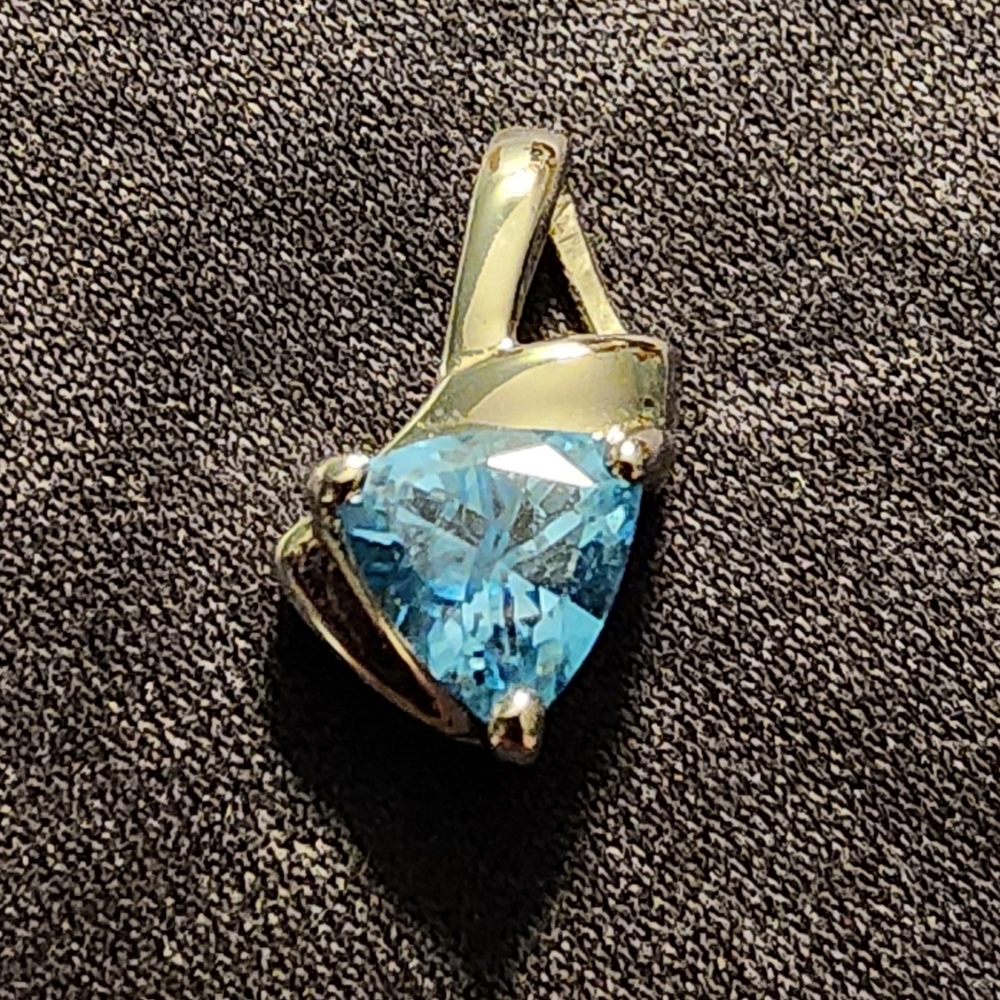 Blue topaz pendant slide faceted trillion-cut gem set in .925 silver, NWOT!